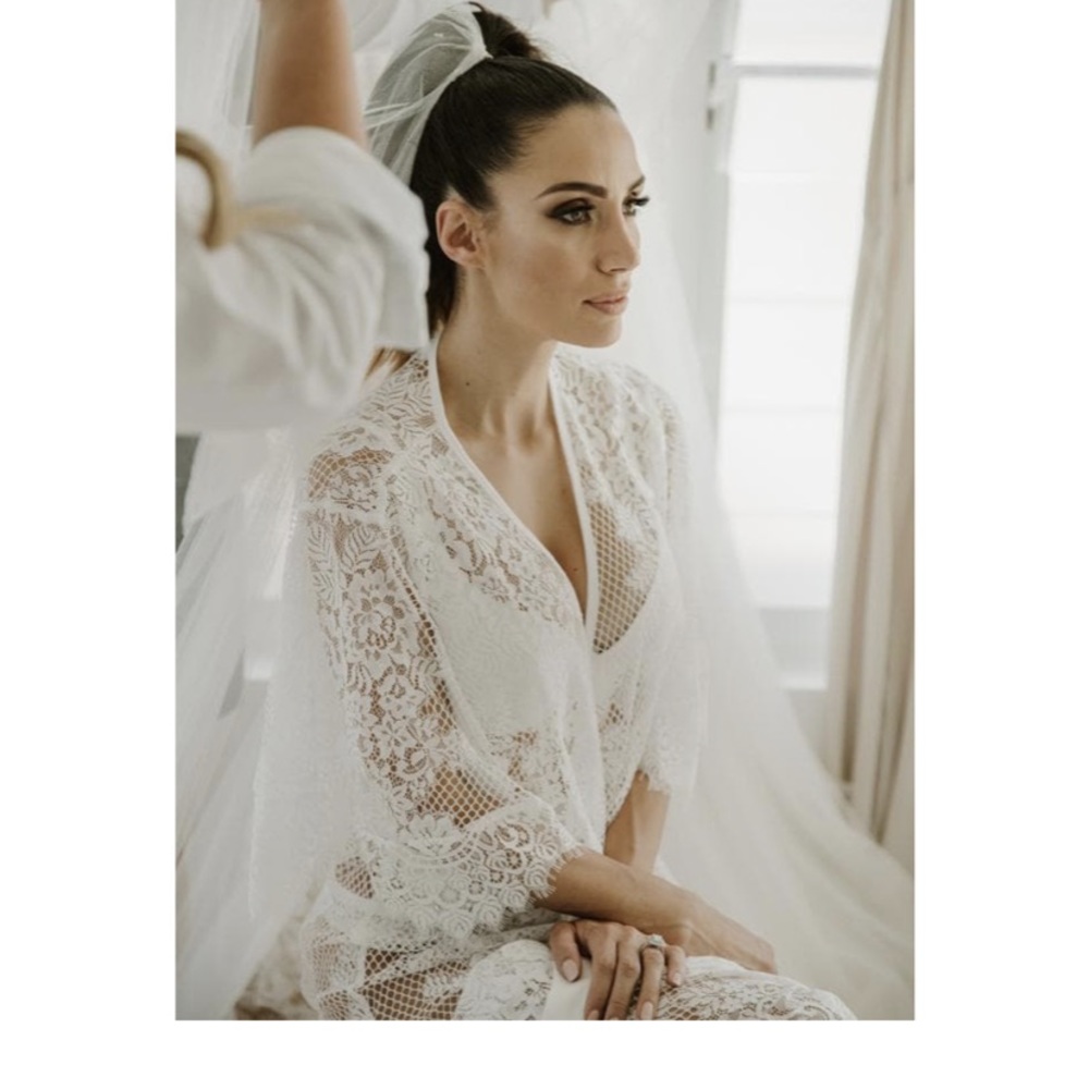 Brand New Homebodii Leah Long Lace Robe